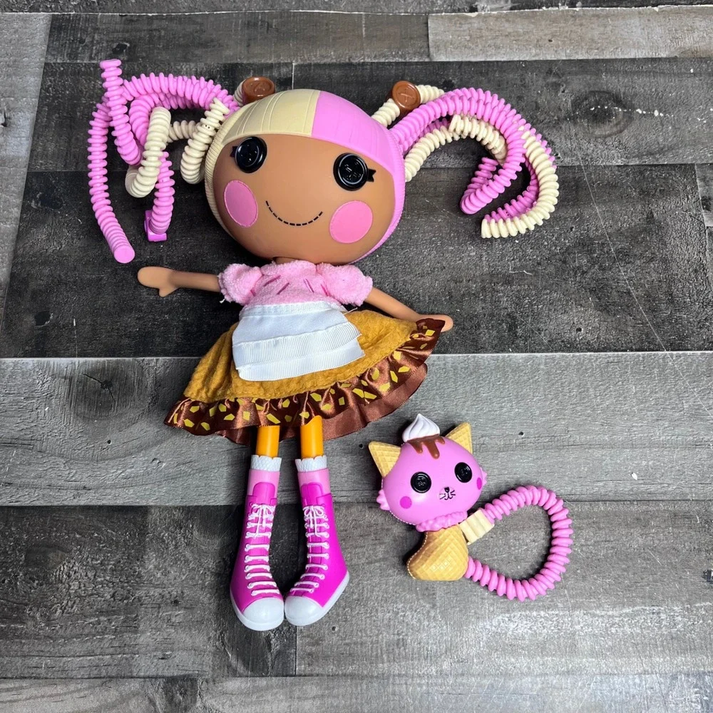 Lalaloopsy Silly Hair Doll Scoops Waffle Cone with Pet Cat MGA 2010 Pink Yellow